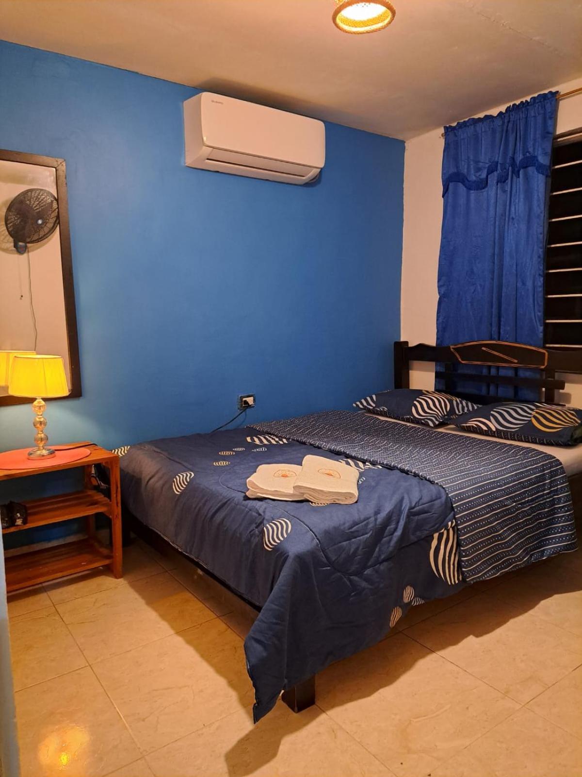 Hostel Shalom Adonai Cartagena Luaran gambar
