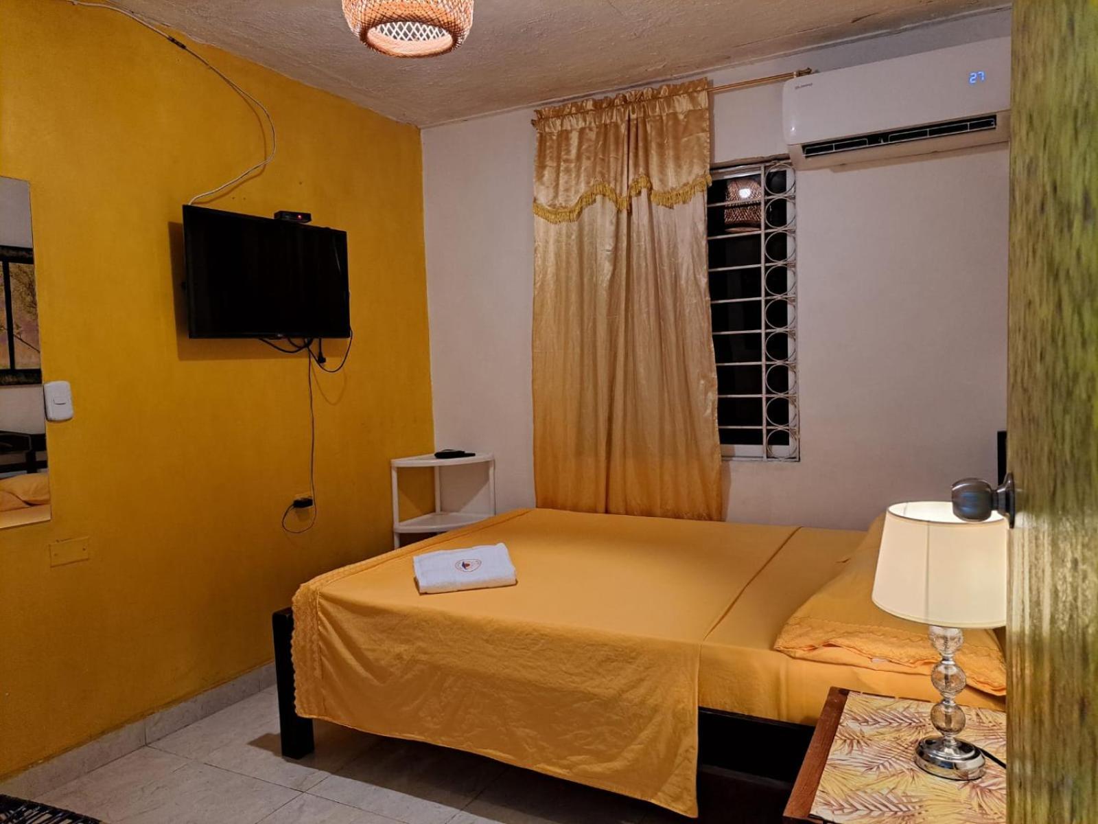 Hostel Shalom Adonai Cartagena Luaran gambar